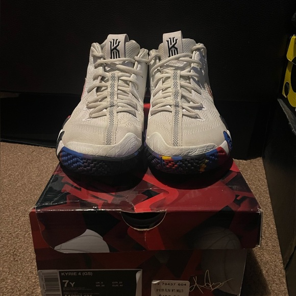 Kyrie 4 March Madness - Picture 4 of 4